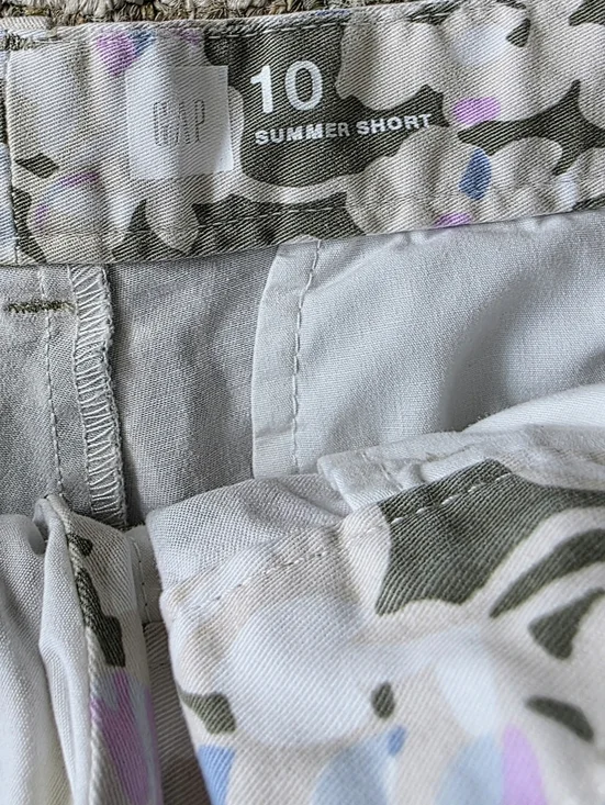 GAP Women’s Summer Shorts N Summer Azalea Floral - Picture 4 of 4